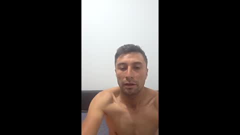 Snapshot of eltoroderoma chatting on May 10, 10:53 am eltoroderoma online show from May 10, 10:53 am