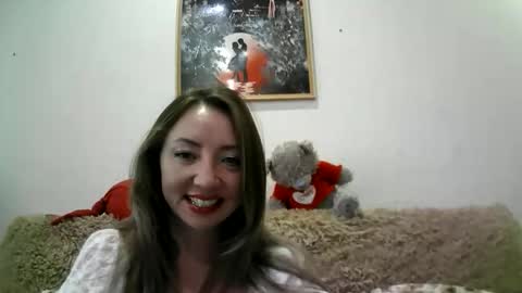 Snapshot of elvaarno chatting on October 27, 6:06 am ElvaArno online show from October 27, 6:06 am