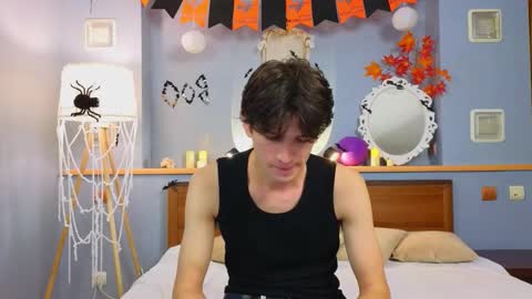 Snapshot of elvano_et chatting on October 30, 6:15 am Elvano online show from October 30, 6:15 am