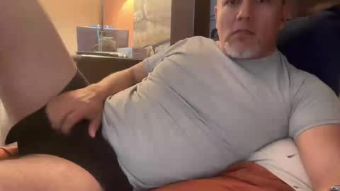 Snapshot of elvecinoequipadon chatting on July 6, 3:47 pm Petrhus Rockpic online show from July 6, 3:47 pm