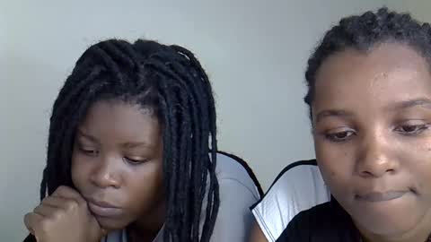 Snapshot of elvier_pretty chatting on November 3, 10:38 am flo online show from November 3, 10:38 am