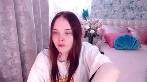 Snapshot of elvingbells chatting on December 3, 12:06 pm ElvingBells online show from December 3, 12:06 pm
