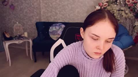 Snapshot of elvingbells chatting on February 19, 3:27 pm ElvingBells online show from February 19, 3:27 pm