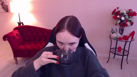 Snapshot of elvingbells chatting on February 21, 11:22 am ElvingBells online show from February 21, 11:22 am