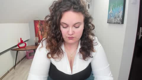 elvirajones online show from February 23, 11:51 am