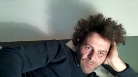 Snapshot of elyjahoye chatting on January 6, 10:12 pm elyjahoye online show from January 6, 10:12 pm