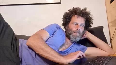 Snapshot of elyjahoye chatting on March 9, 9:08 pm elyjahoye online show from March 9, 9:08 pm