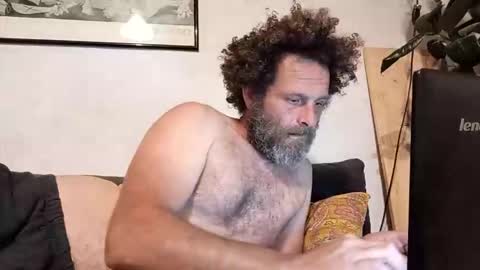 Snapshot of elyjahoye chatting on March 20, 10:25 pm elyjahoye online show from March 20, 10:25 pm