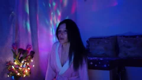 Elisa online show from March 9, 9:57 pm