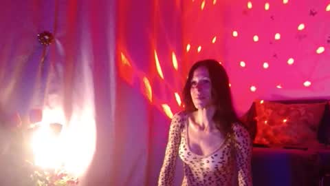 Elisa online show from September 29, 5:29 pm