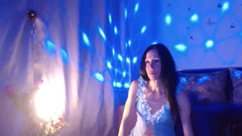 Elisa online show from February 25, 7:23 pm