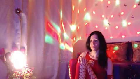 Elisa online show from March 11, 9:32 pm