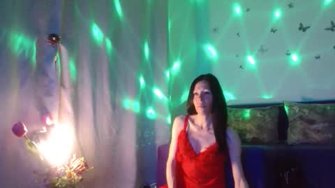 Elisa online show from May 1, 7:29 pm