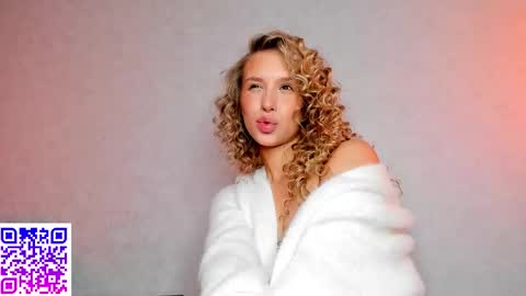 Elysia online show from October 7, 10:40 pm