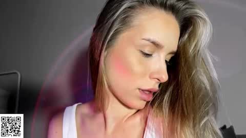 Elysia online show from October 19, 8:31 pm