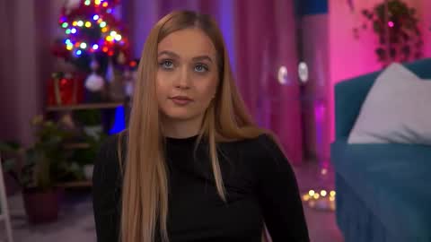 Elyssa online show from December 5, 7:43 pm