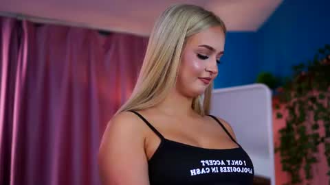 Elyssa online show from July 8, 6:56 pm