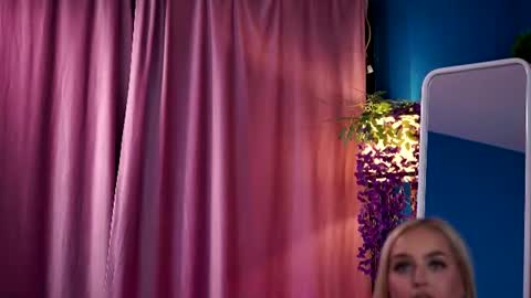 Elyssa online show from July 25, 7:11 pm