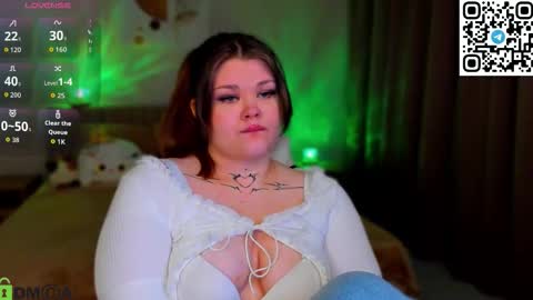 Snapshot of elzaa_ark chatting on October 3, 3:03 am Eliza online show from October 3, 3:03 am