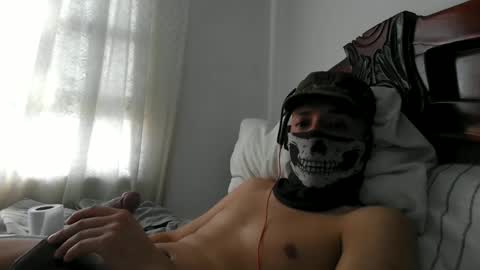 Snapshot of elzarko777 chatting on January 21, 7:39 pm elzarko777 online show from January 21, 7:39 pm