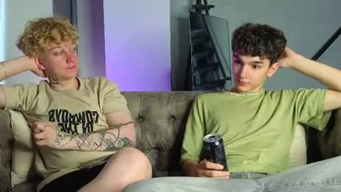 em_chipsi online show from July 17, 6:02 pm