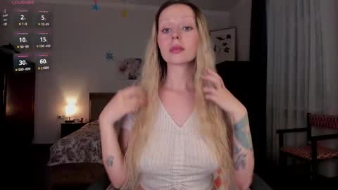 Emilie online show from December 21, 3:19 pm