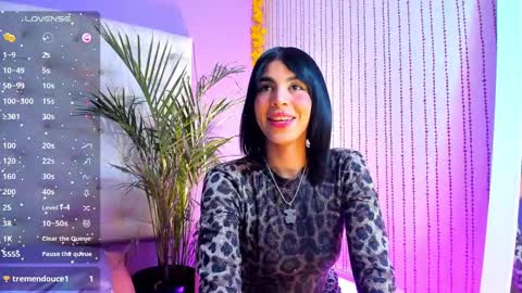 Snapshot of ema_lambert chatting on March 6, 7:32 pm Ema Lambert online show from March 6, 7:32 pm