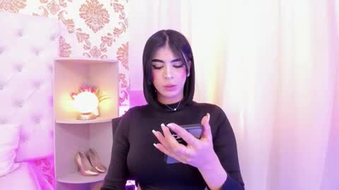 Snapshot of ema_lambert chatting on December 1, 5:07 pm Ema Lambert online show from December 1, 5:07 pm