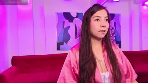 Snapshot of ema_louisx chatting on March 1, 3:32 am Ema louisx online show from March 1, 3:32 am