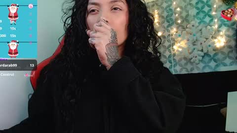 Snapshot of ema_ploxx chatting on December 11, 4:39 am ema_ploxx online show from December 11, 4:39 am