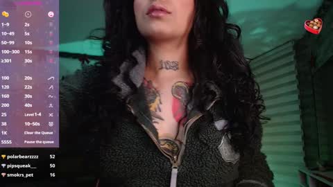 Snapshot of ema_ploxx chatting on December 17, 7:18 am ema_ploxx online show from December 17, 7:18 am