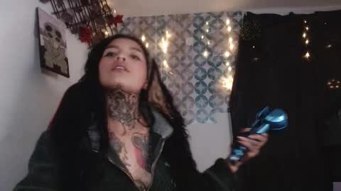 Snapshot of ema_ploxx chatting on September 15, 6:24 am ema_ploxx online show from September 15, 6:24 am