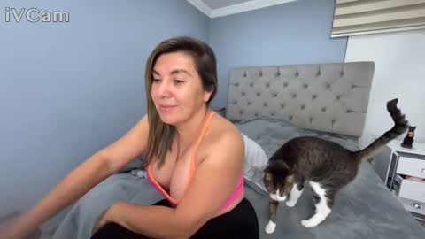 Snapshot of emaasex chatting on May 22, 1:02 am emaasex online show from May 22, 1:02 am