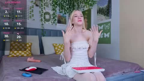 Emma online show from October 9, 12:03 pm