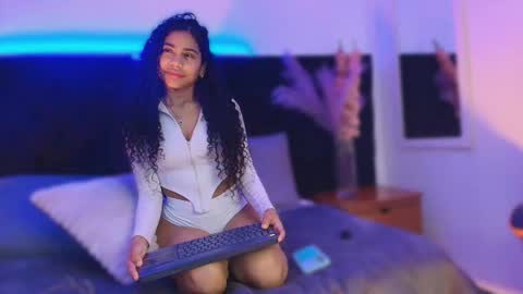 Ema Fox online show from March 17, 5:00 am