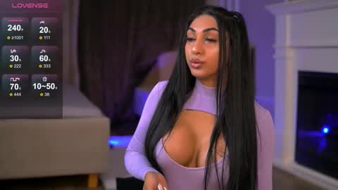 Snapshot of emahallee chatting on October 17, 2:37 am Ema online show from October 17, 2:37 am