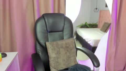 EMA online show from February 8, 2:59 am