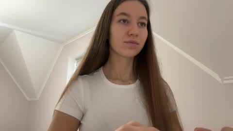 Snapshot of emberfamn chatting on November 11, 11:54 am Alina online show from November 11, 11:54 am