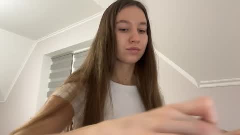 Snapshot of emberfamn chatting on November 15, 10:48 pm Alina online show from November 15, 10:48 pm