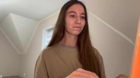 Snapshot of emberfamn chatting on December 5, 12:03 pm Alina online show from December 5, 12:03 pm