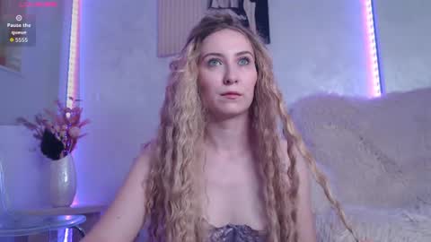 Snapshot of emberluna_ chatting on July 27, 5:36 am Ember online show from July 27, 5:36 am