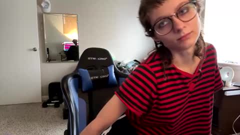 Embersburningup online show from February 8, 6:33 pm