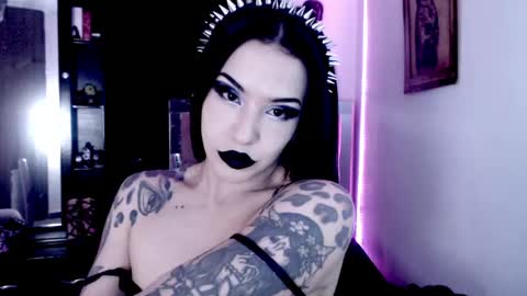 Emerald Black online show from May 3, 3:34 am