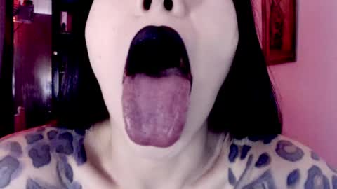 Emerald Black online show from June 4, 3:56 am
