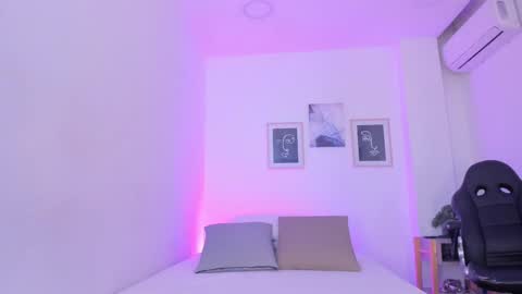 emelie_89 online show from March 10, 11:53 am