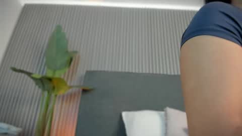 emelie_89 online show from April 30, 11:38 am