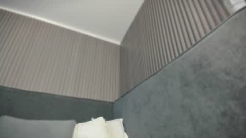 emelie_89 online show from June 12, 11:42 am