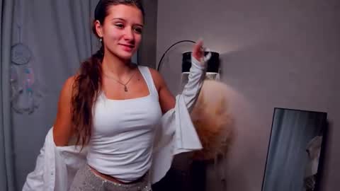 Snapshot of emelineweeman chatting on November 9, 1:15 am Emma online show from November 9, 1:15 am