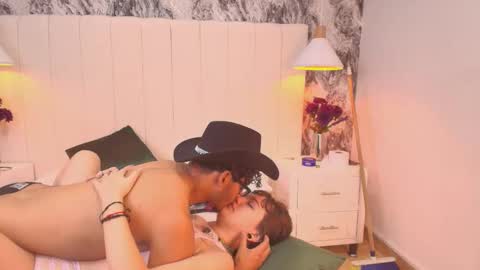 Snapshot of emely_606 chatting on December 15, 5:28 pm Emely Antony online show from December 15, 5:28 pm