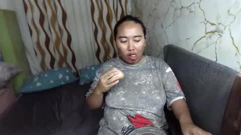 Snapshot of emely_slutxxx chatting on November 12, 8:26 am Emely online show from November 12, 8:26 am